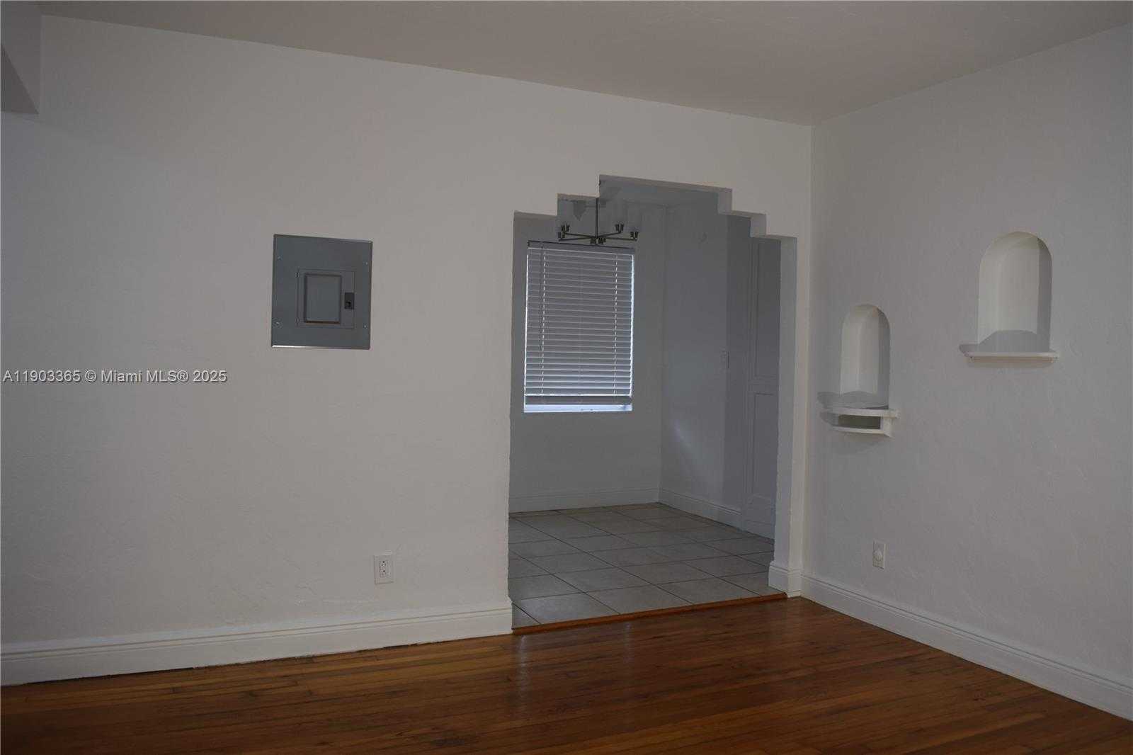 Small Image of 23 PHOENETIA AVE #1, Coral Gables Number 55