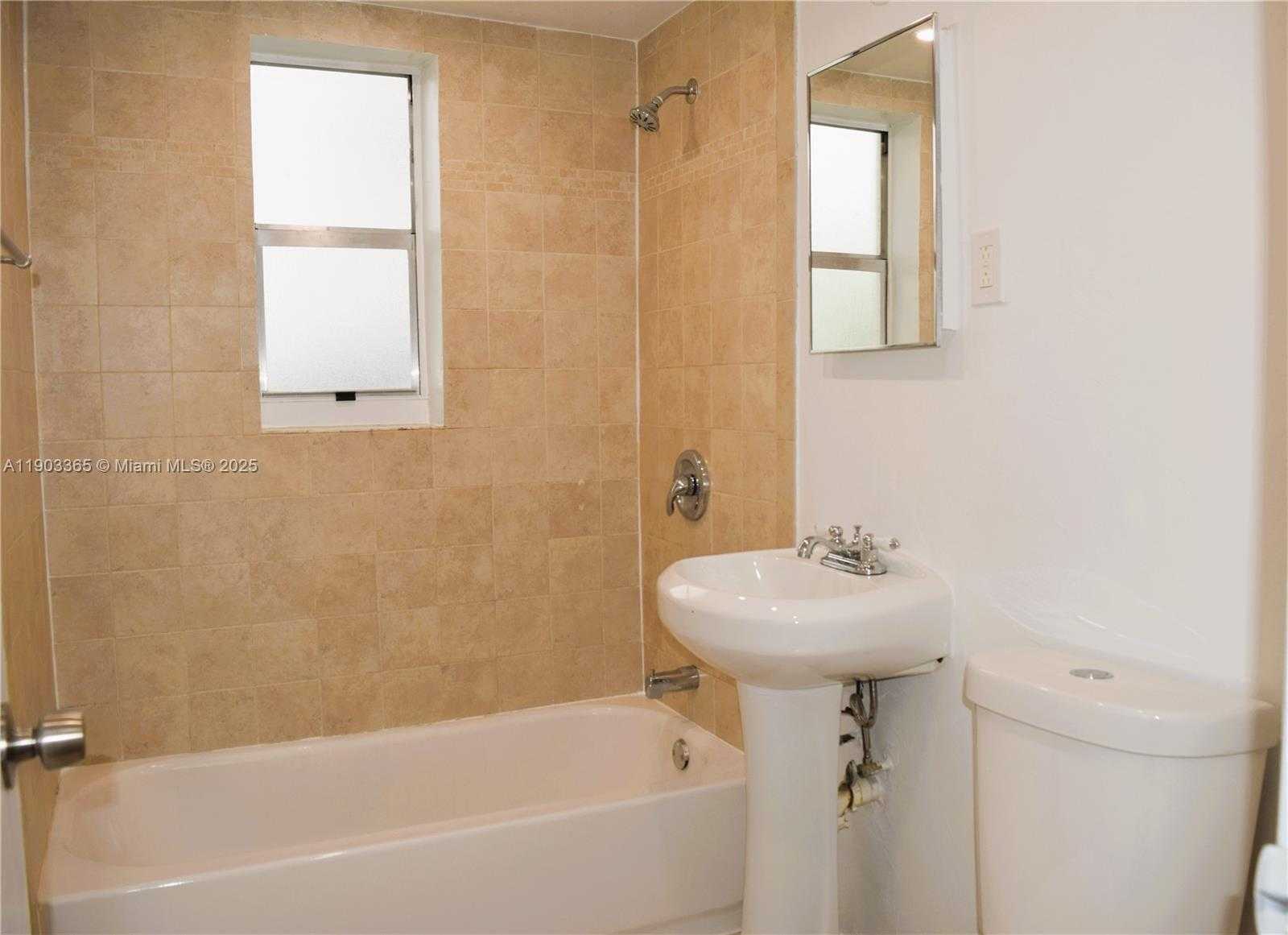 Small Image of 23 PHOENETIA AVE #1, Coral Gables Number 58