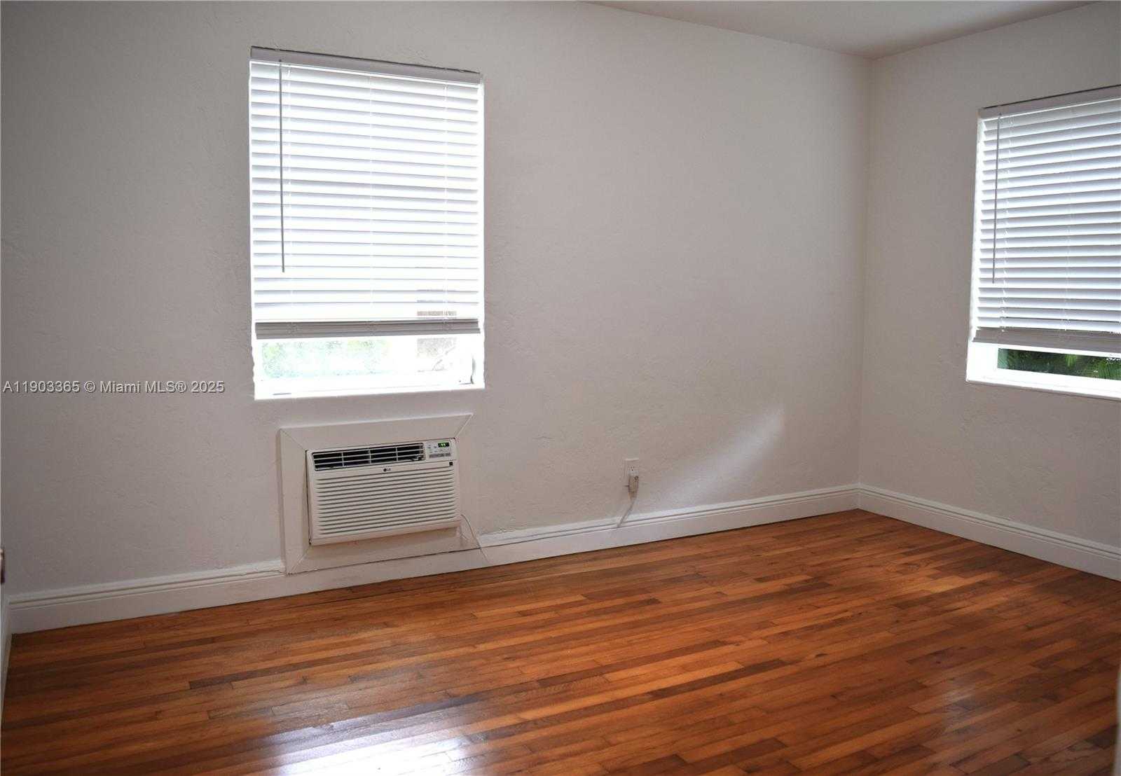 Small Image of 23 PHOENETIA AVE #1, Coral Gables Number 61