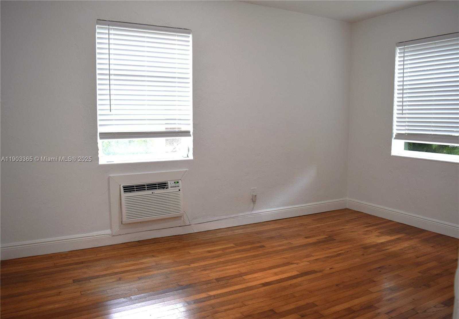 Small Image of 23 PHOENETIA AVE #1, Coral Gables Number 62