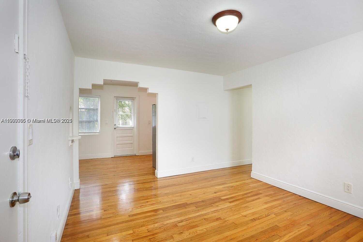 Small Image of 23 PHOENETIA AVE #1, Coral Gables Number 7