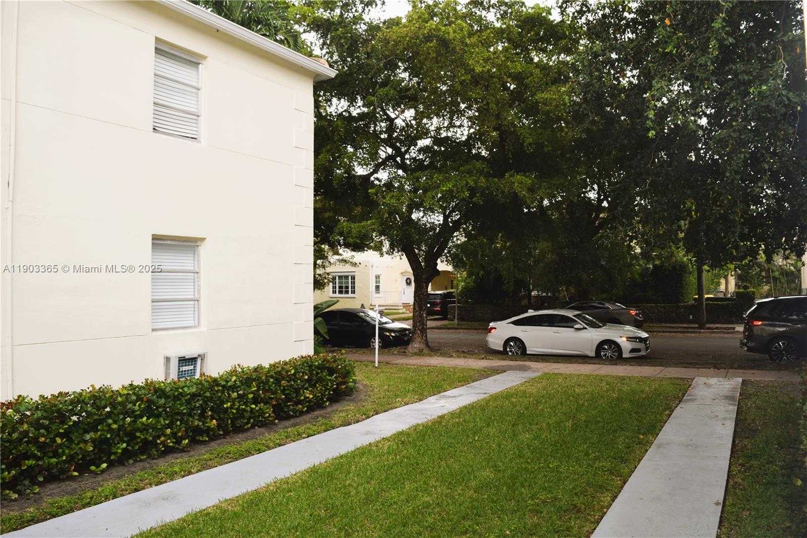 Small Image of 23 PHOENETIA AVE #1, Coral Gables Number 78
