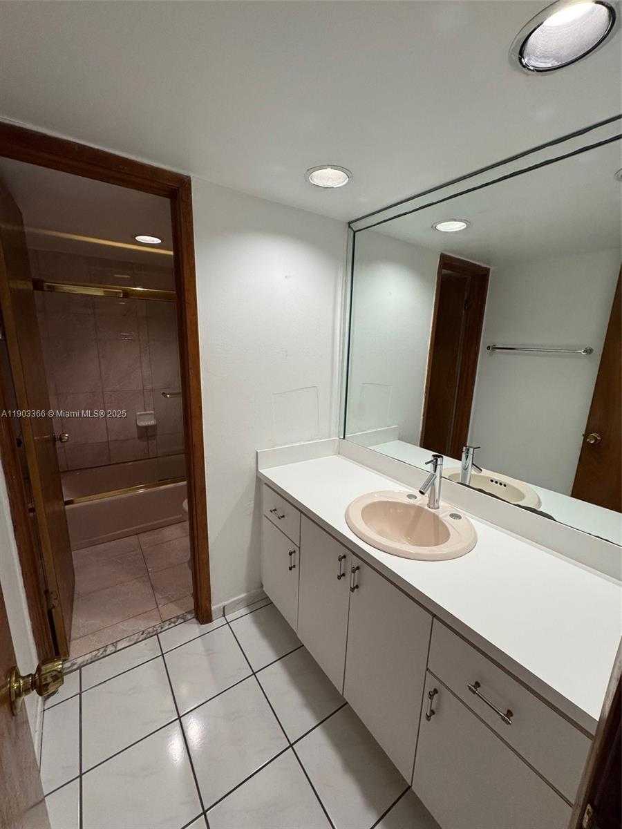 Small Image of 10500 SOUTH WEST 108TH AVE #B113, Miami Number 18