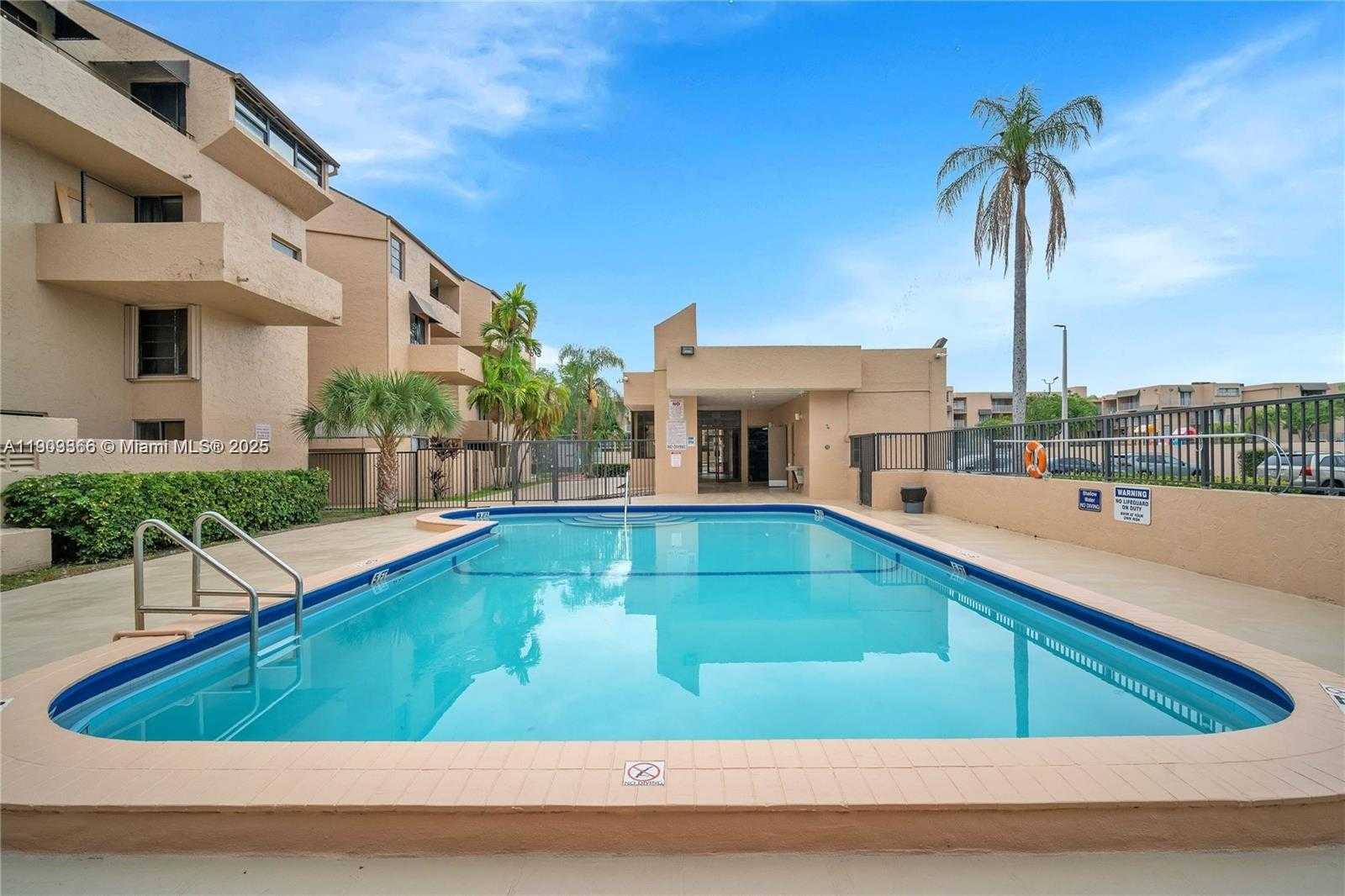 Small Image of 10500 SOUTH WEST 108TH AVE #B113, Miami Number 3