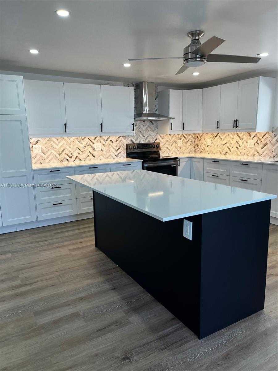 Small Image of 4640 SOUTH WEST 94TH CT, Miami Number 10