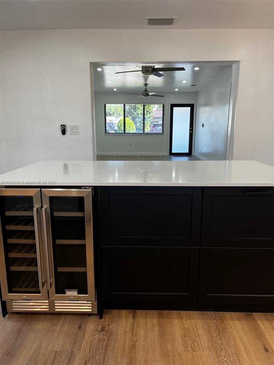 Small Image of 4640 SOUTH WEST 94TH CT, Miami Number 11