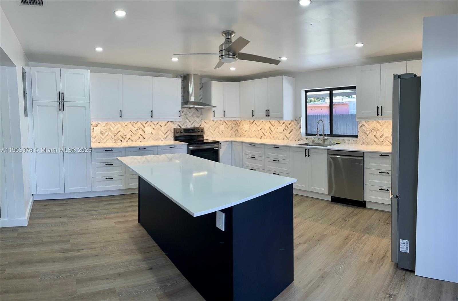 Small Image of 4640 SOUTH WEST 94TH CT, Miami Number 13