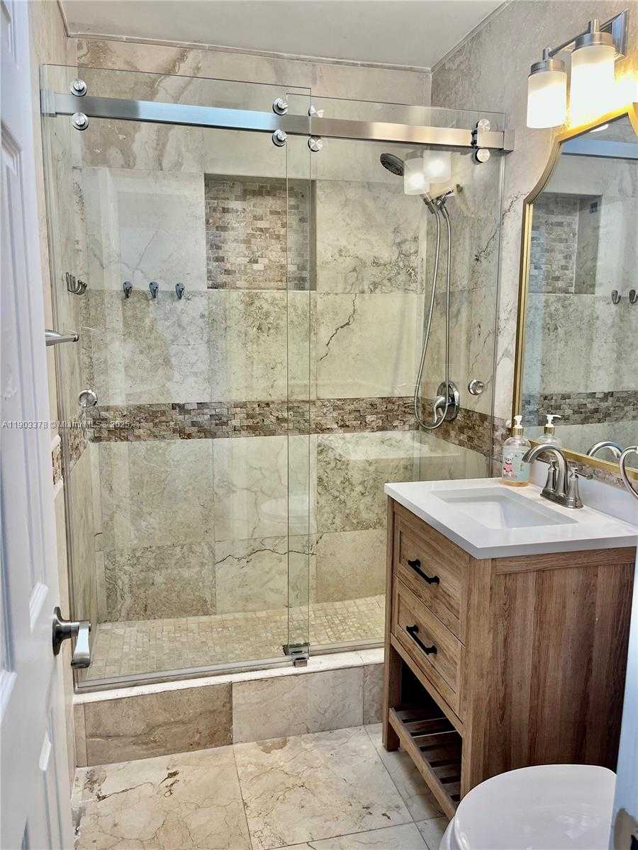 Small Image of 4640 SOUTH WEST 94TH CT, Miami Number 24