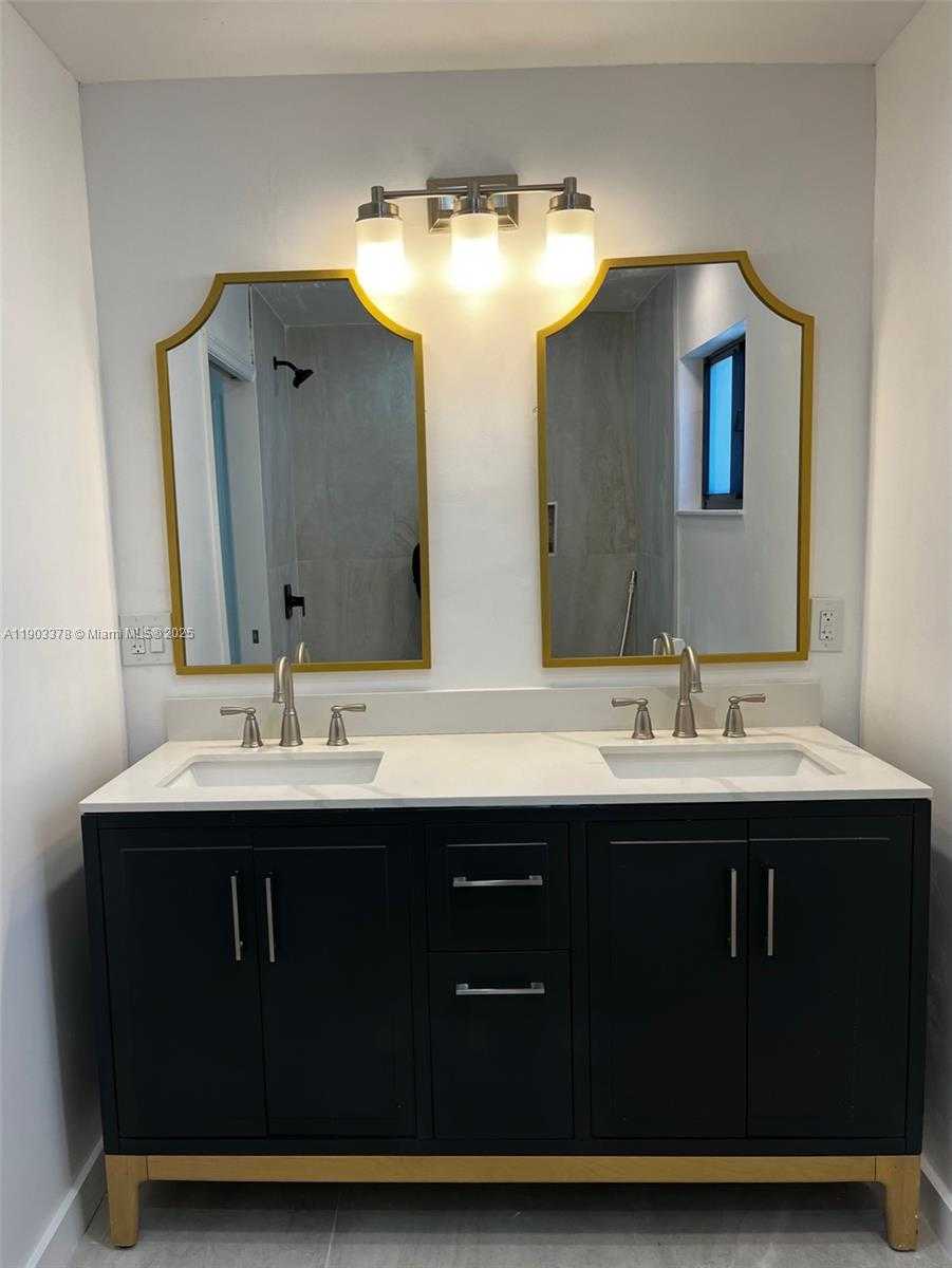 Small Image of 4640 SOUTH WEST 94TH CT, Miami Number 26