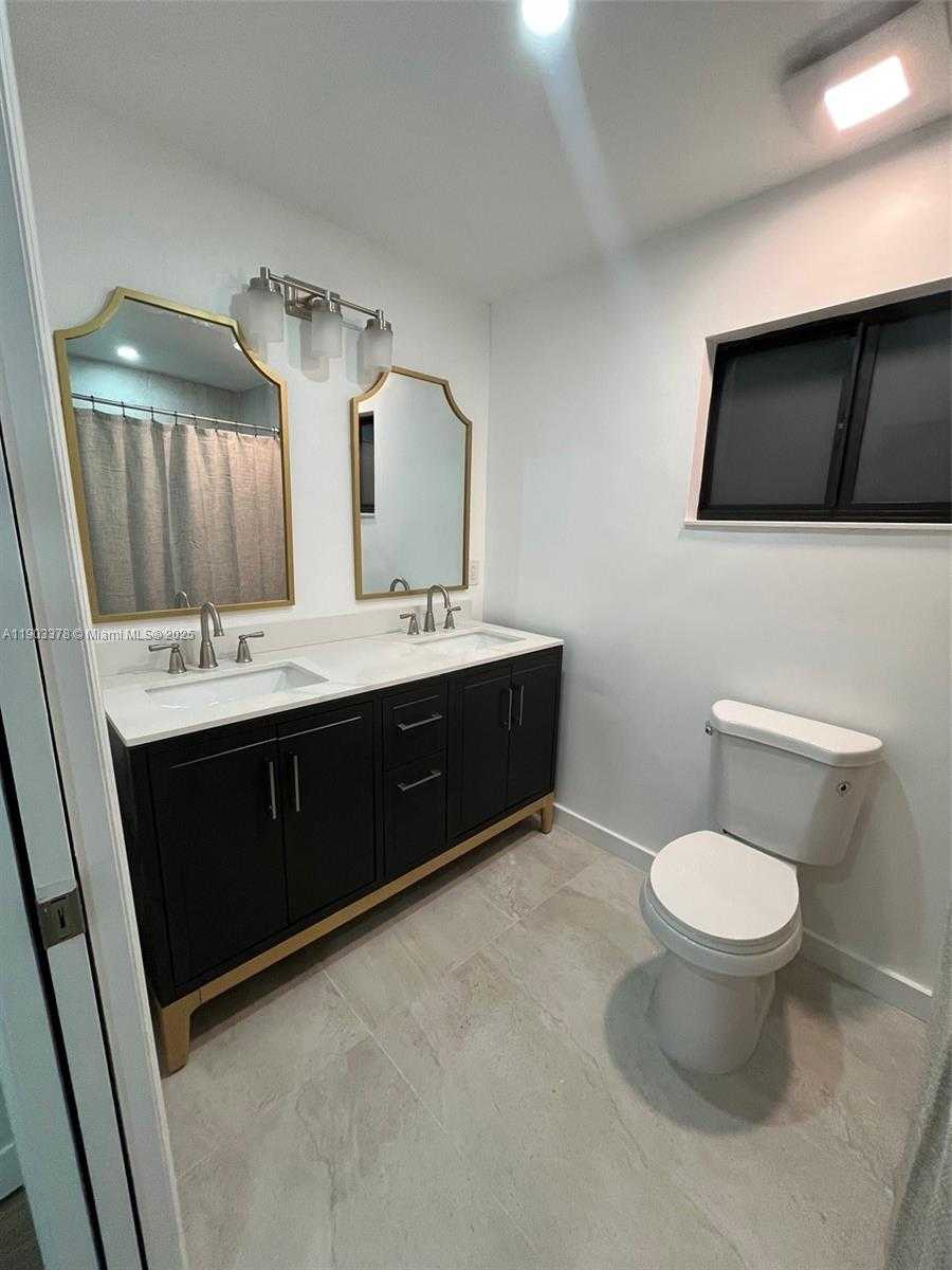 Small Image of 4640 SOUTH WEST 94TH CT, Miami Number 27