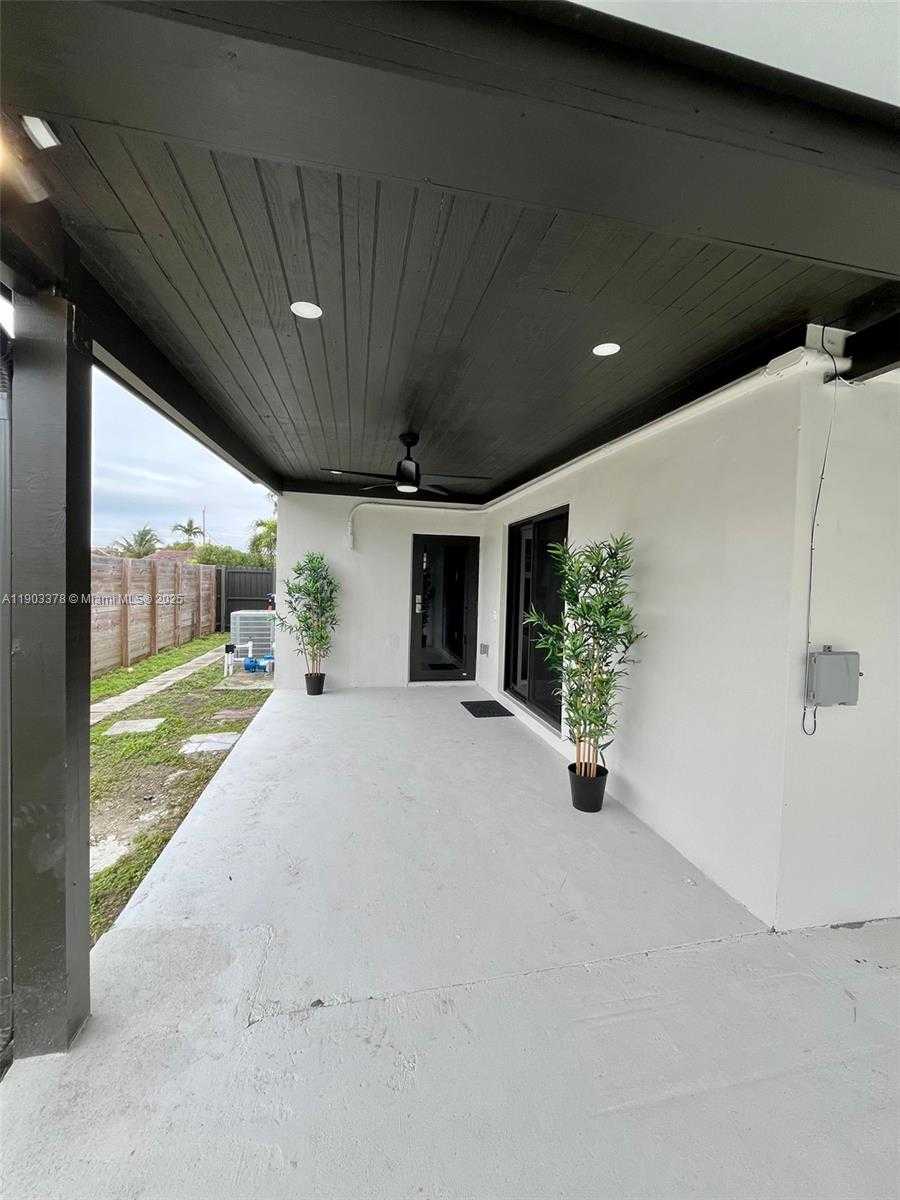 Small Image of 4640 SOUTH WEST 94TH CT, Miami Number 32