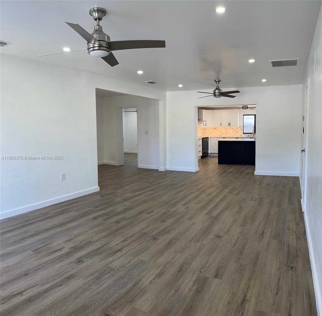 Small Image of 4640 SOUTH WEST 94TH CT, Miami Number 4