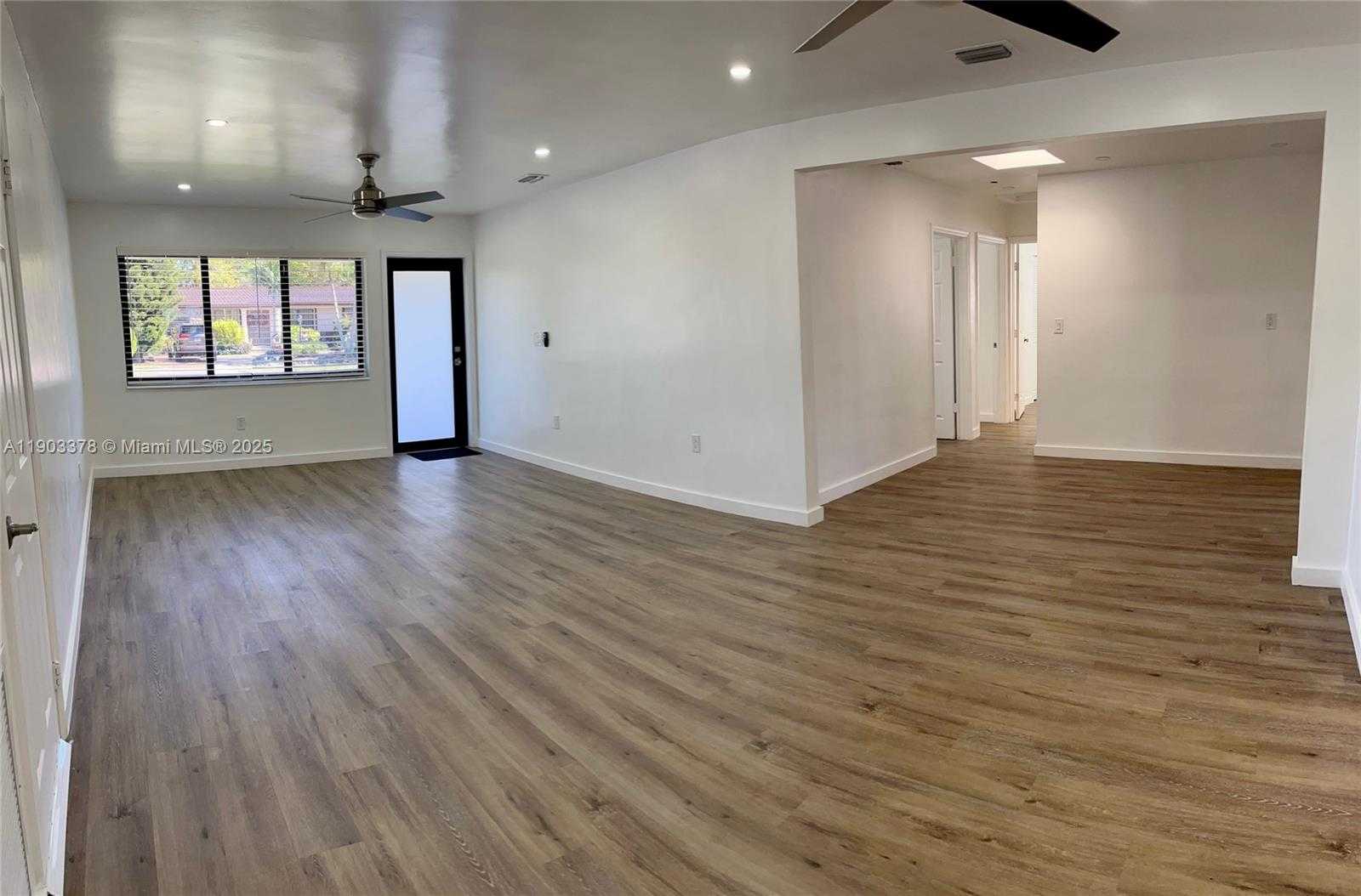 Small Image of 4640 SOUTH WEST 94TH CT, Miami Number 5