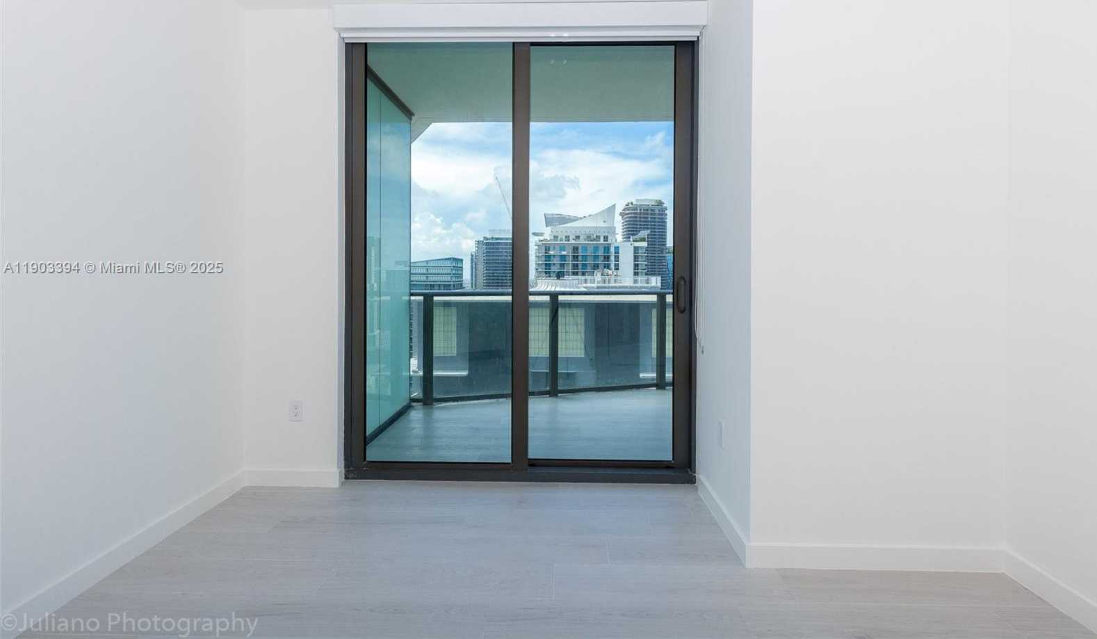 Imagen de Pequeño Objeto