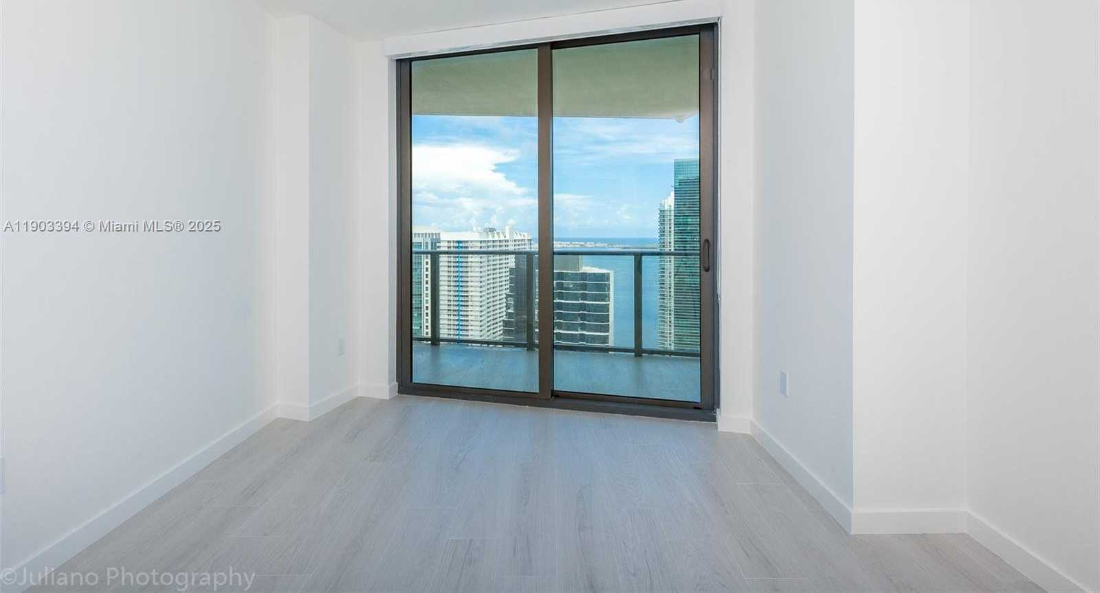 Imagen de Pequeño Objeto