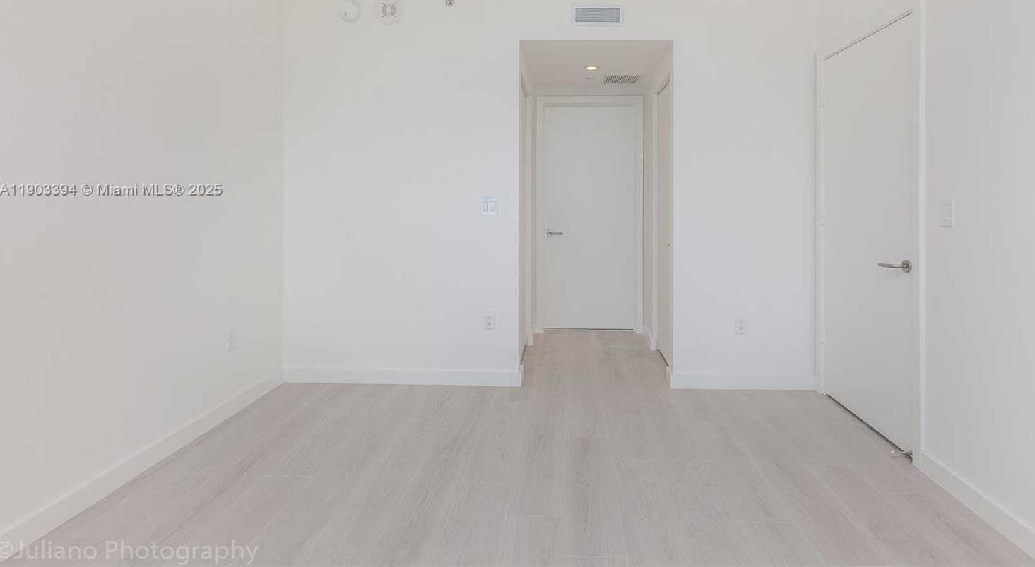 Imagen de Pequeño Objeto