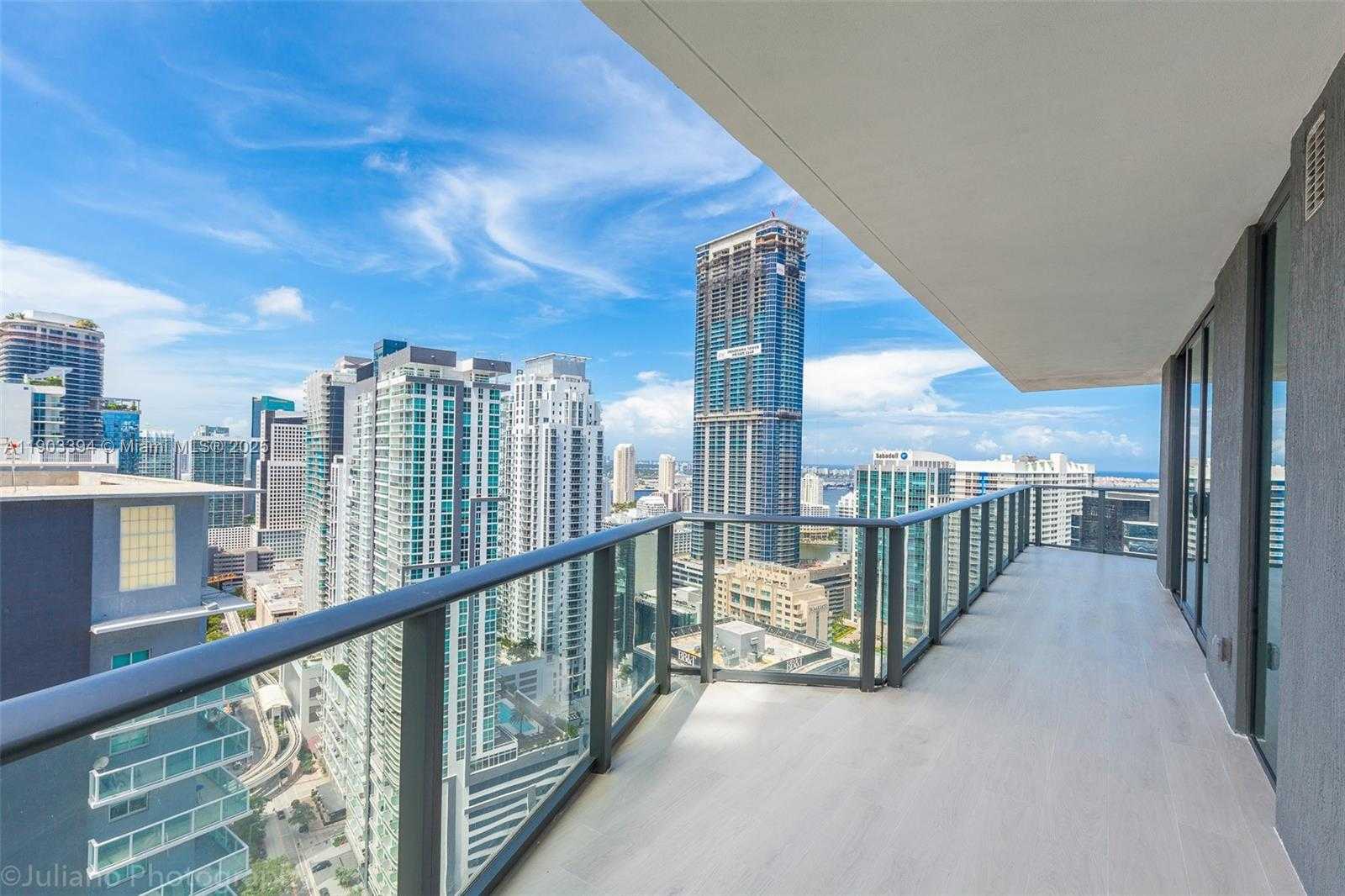 Imagen de Pequeño Objeto