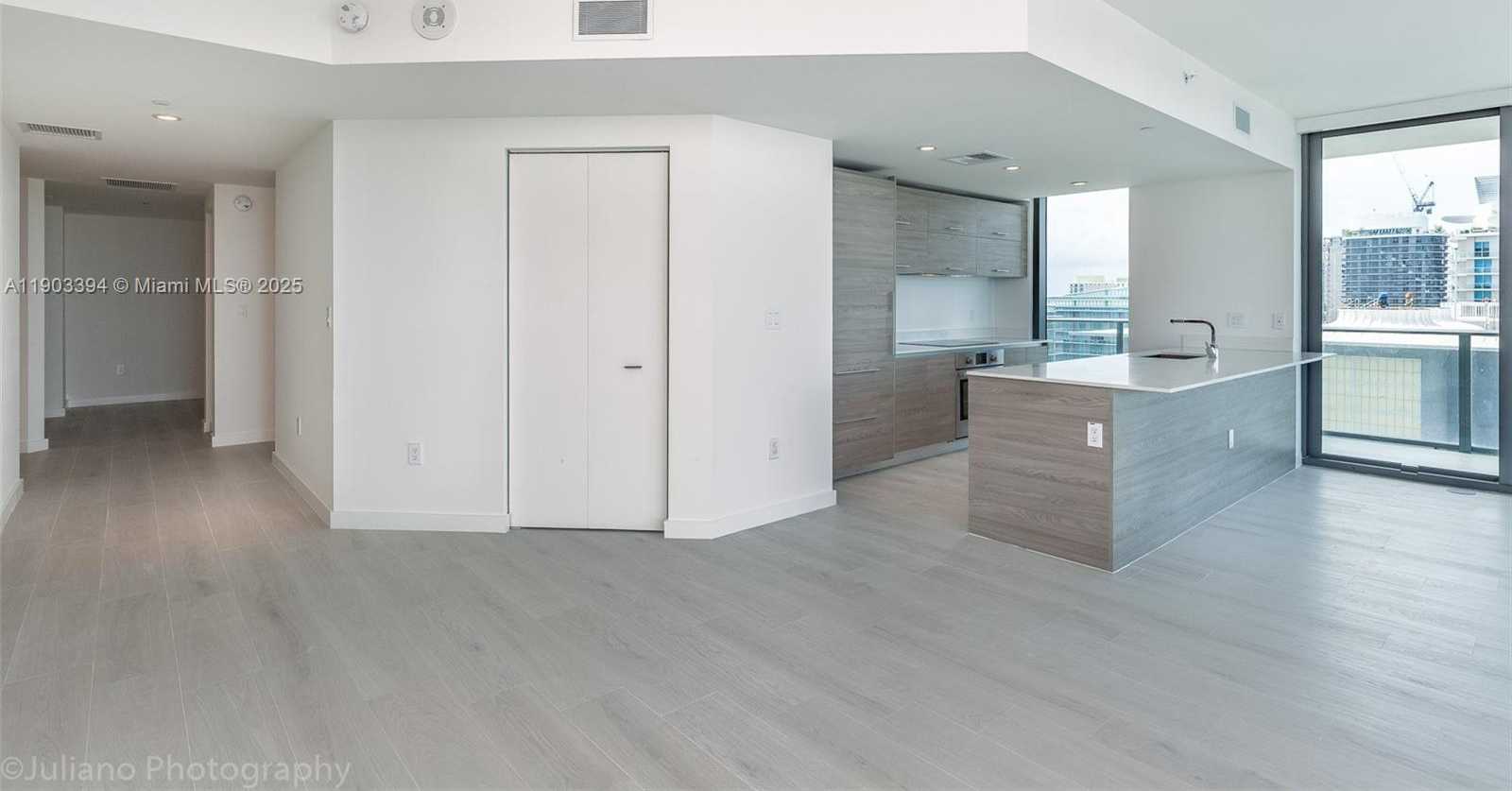 Imagen de Pequeño Objeto