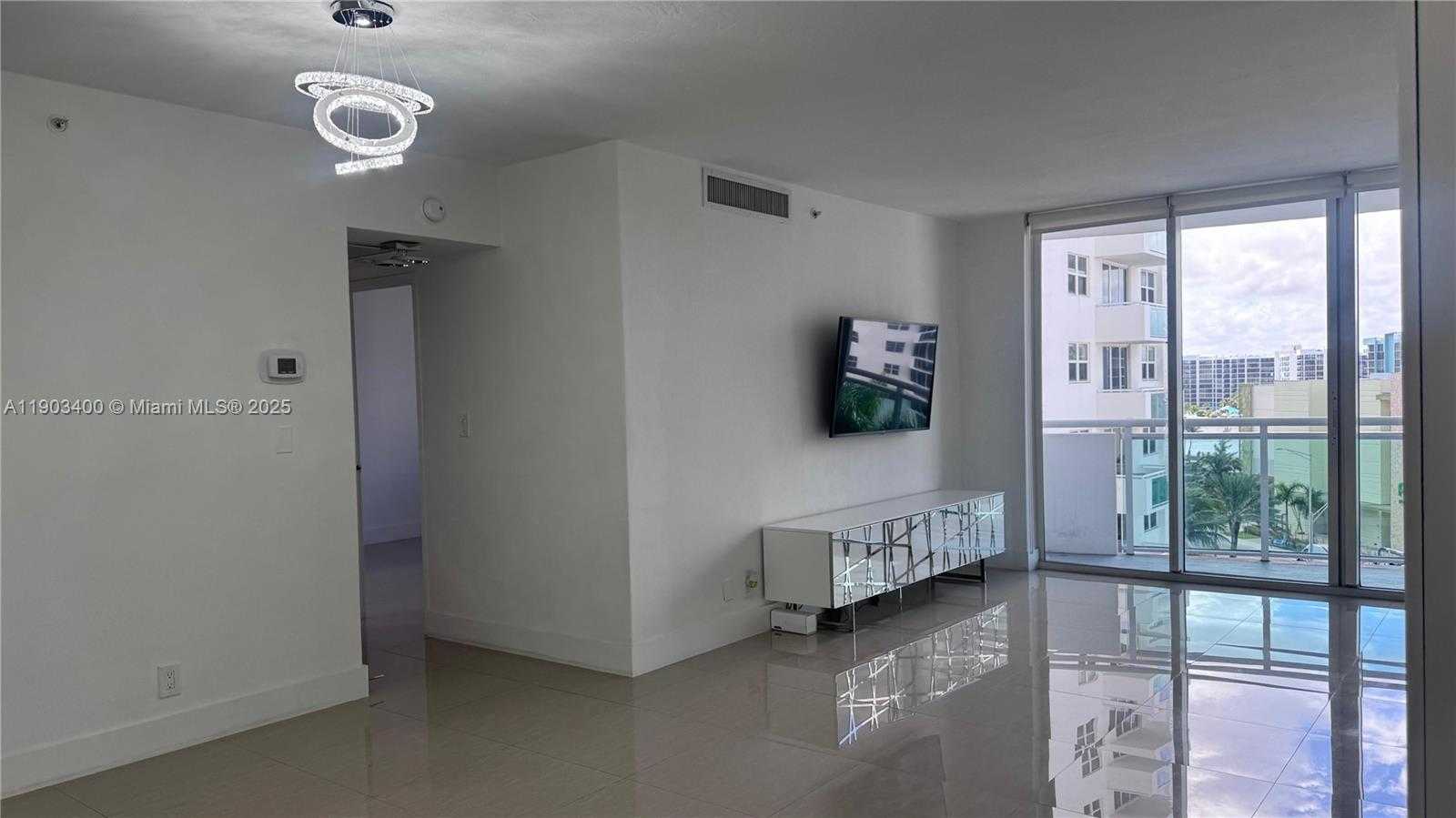 Imagen de Pequeño Objeto