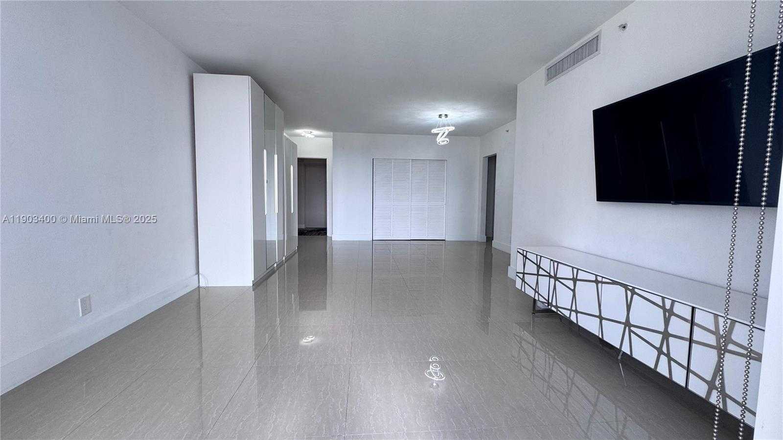 Imagen de Pequeño Objeto