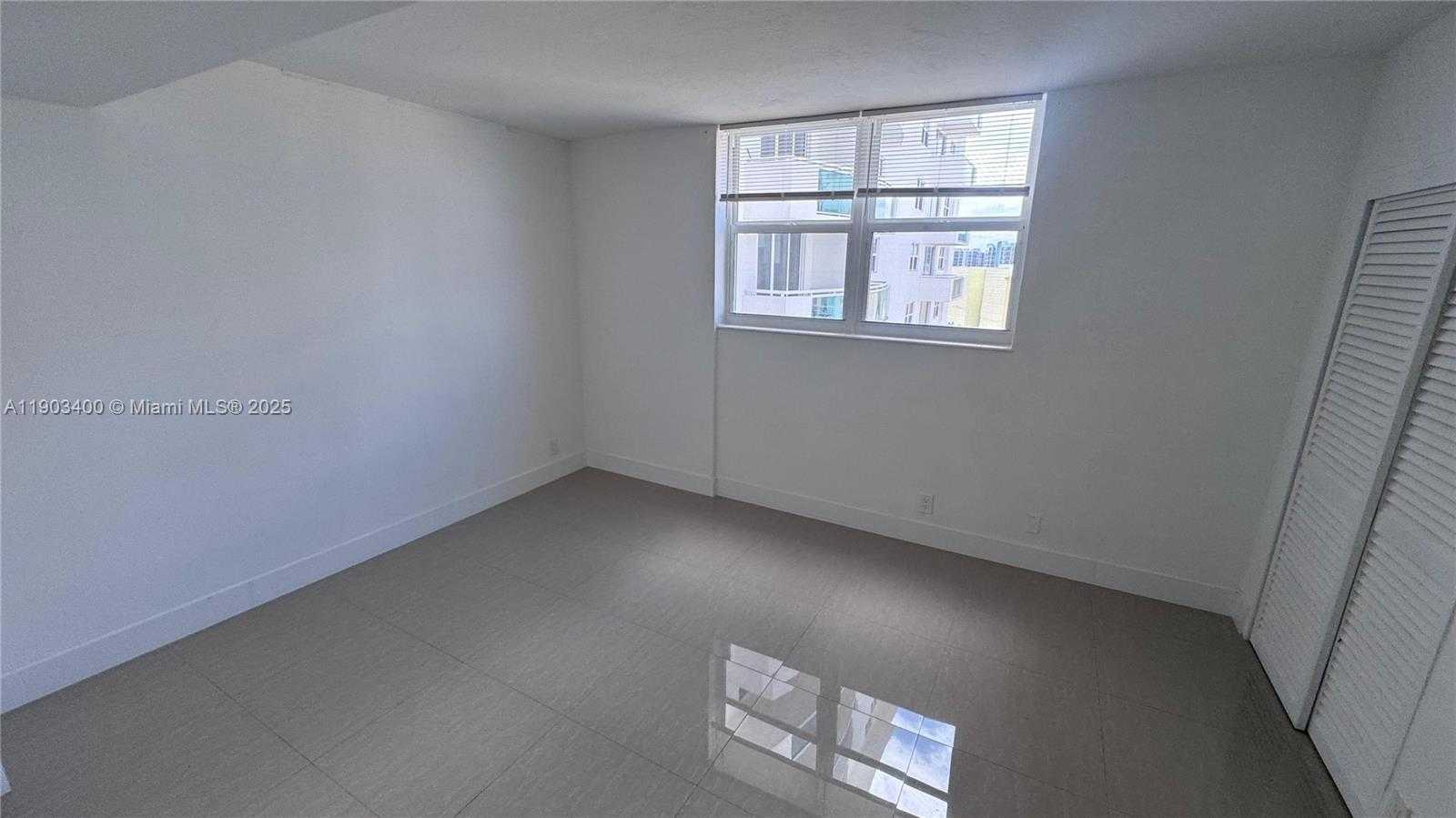 Imagen de Pequeño Objeto