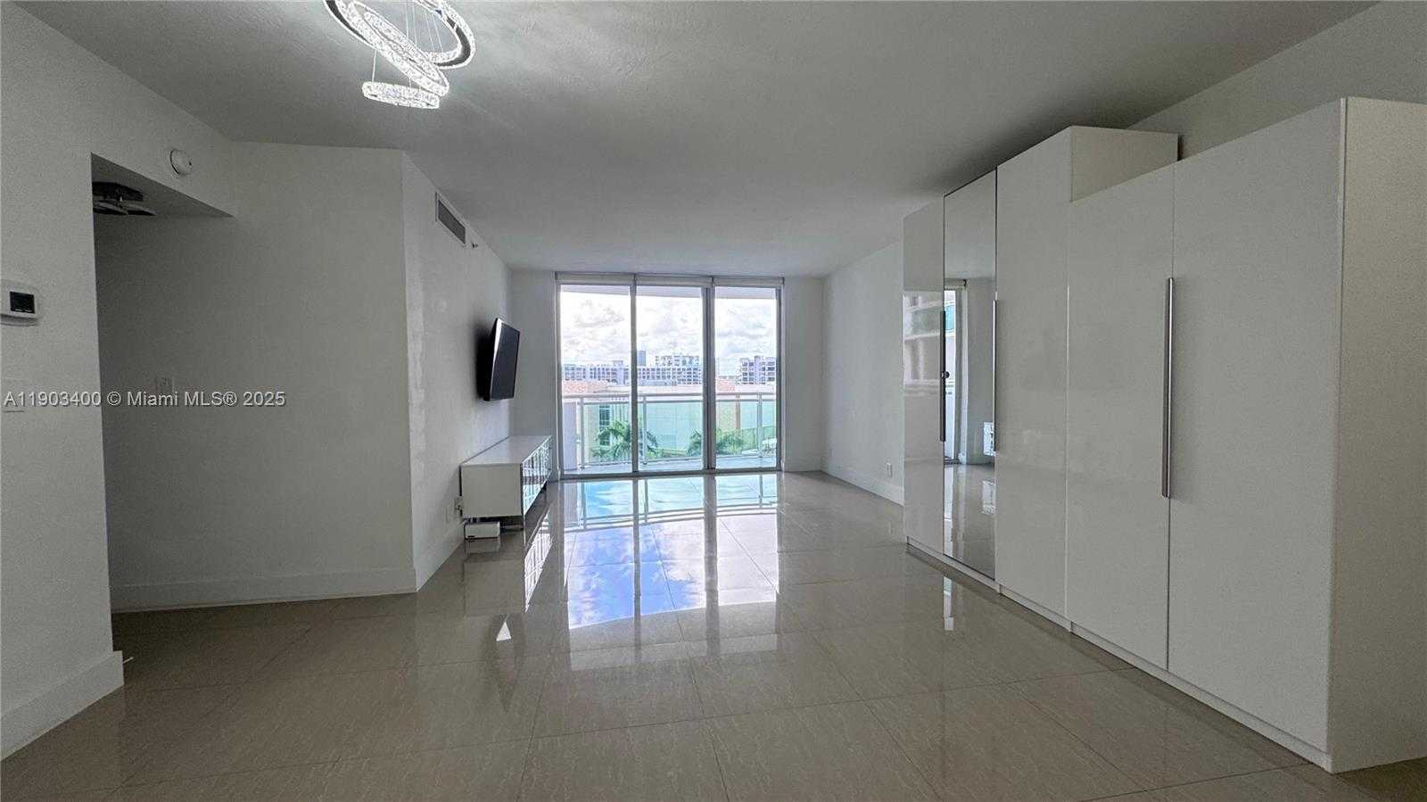 Imagen de Pequeño Objeto