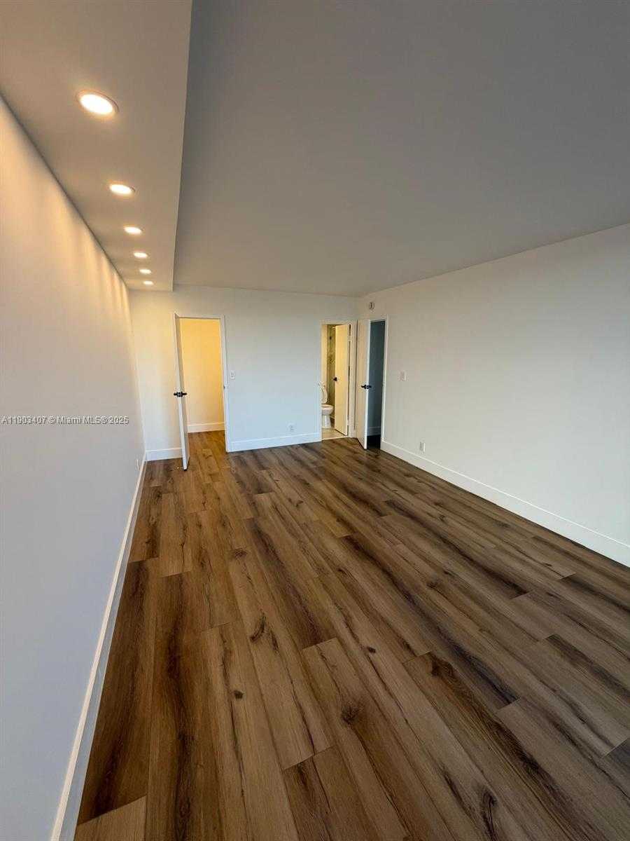 Small Image of 701 THREE ISLANDS BLVD #511, Hallandale Beach Number 10