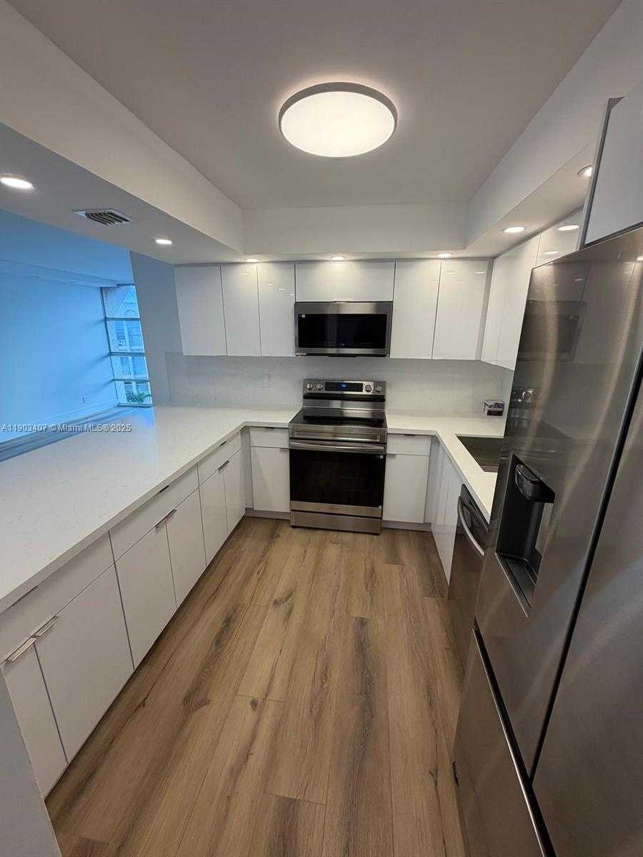 Small Image of 701 THREE ISLANDS BLVD #511, Hallandale Beach Number 12