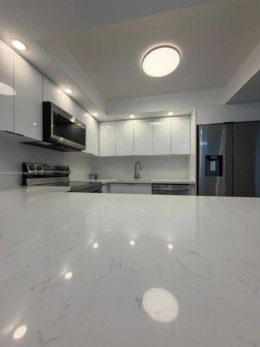 Small Image of 701 THREE ISLANDS BLVD #511, Hallandale Beach Number 14