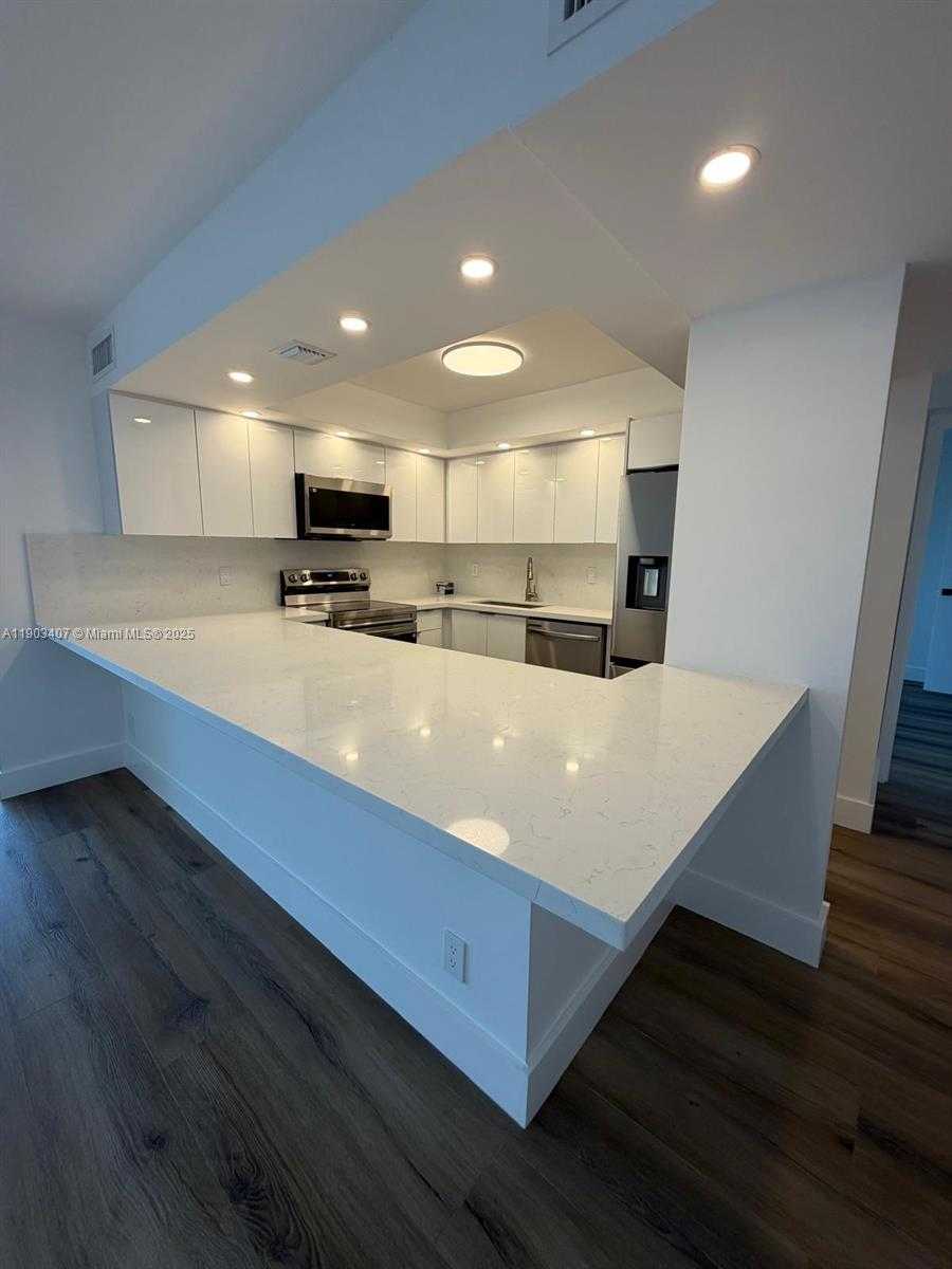 Small Image of 701 THREE ISLANDS BLVD #511, Hallandale Beach Number 16