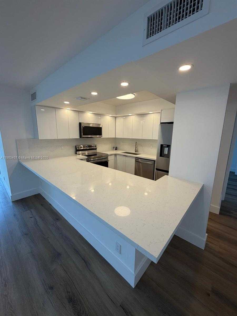 Small Image of 701 THREE ISLANDS BLVD #511, Hallandale Beach Number 17