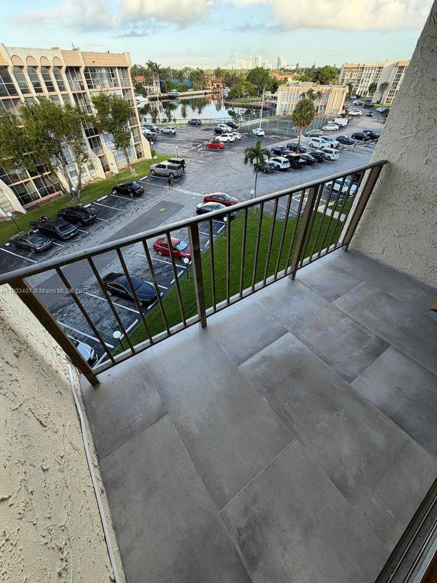 Small Image of 701 THREE ISLANDS BLVD #511, Hallandale Beach Number 22