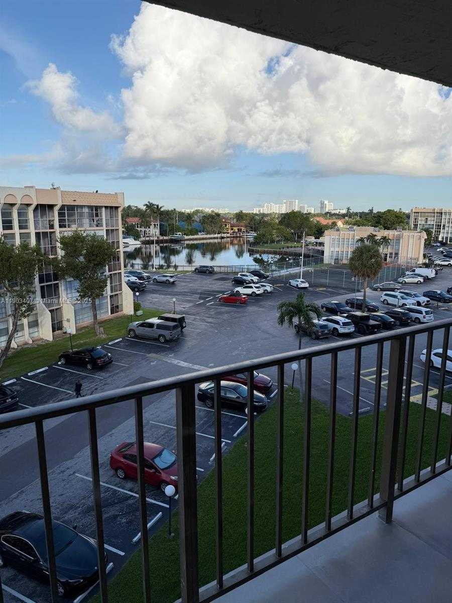 Small Image of 701 THREE ISLANDS BLVD #511, Hallandale Beach Number 23
