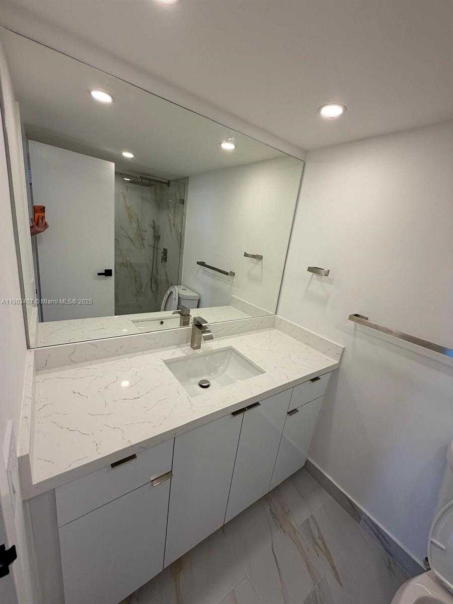 Small Image of 701 THREE ISLANDS BLVD #511, Hallandale Beach Number 30
