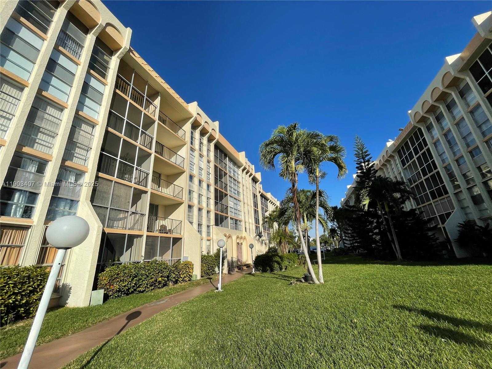 Small Image of 701 THREE ISLANDS BLVD #511, Hallandale Beach Number 32
