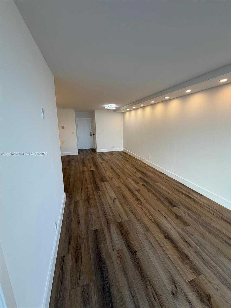 Small Image of 701 THREE ISLANDS BLVD #511, Hallandale Beach Number 4