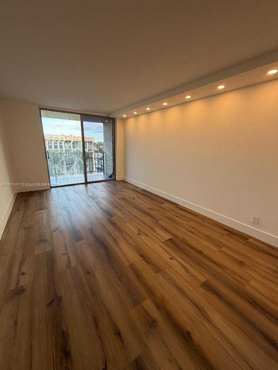 Small Image of 701 THREE ISLANDS BLVD #511, Hallandale Beach Number 6