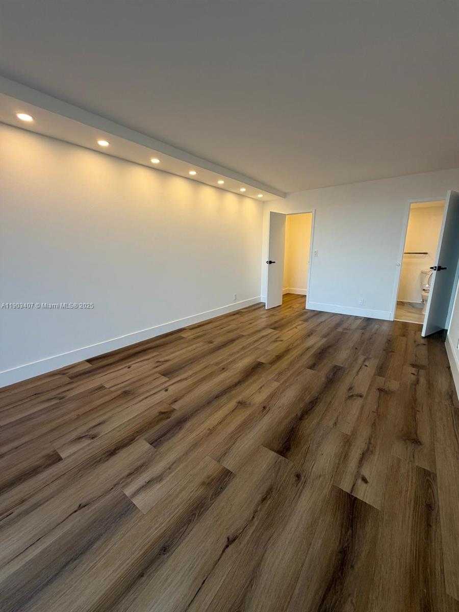 Small Image of 701 THREE ISLANDS BLVD #511, Hallandale Beach Number 8