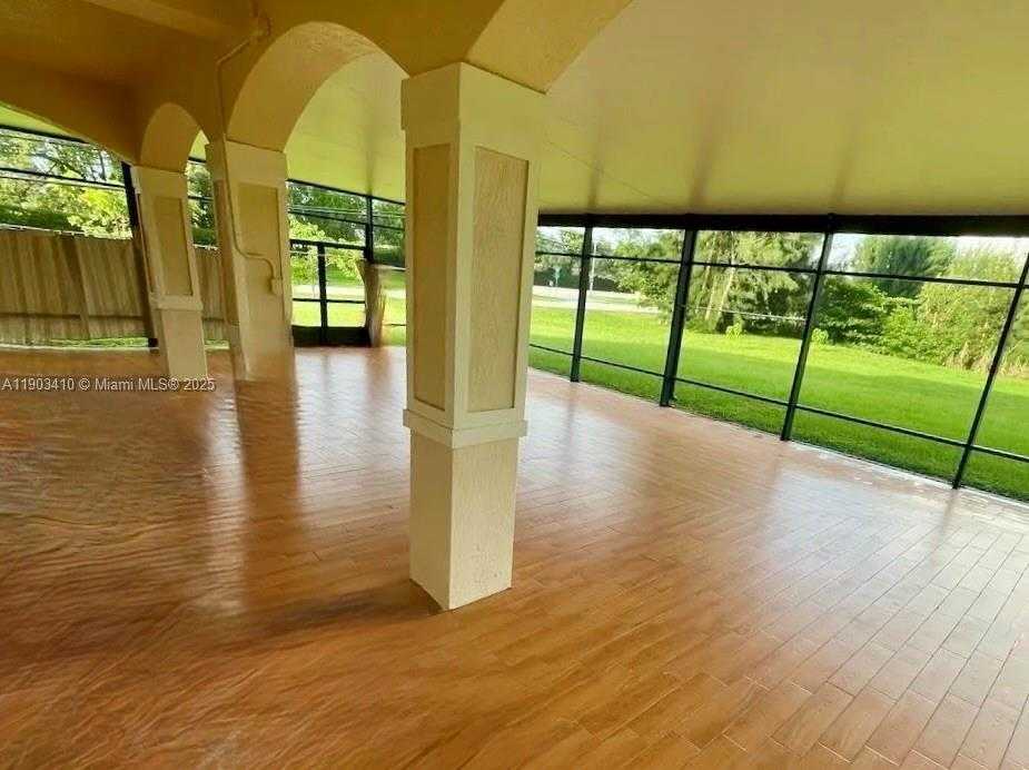 Imagen de Pequeño Objeto