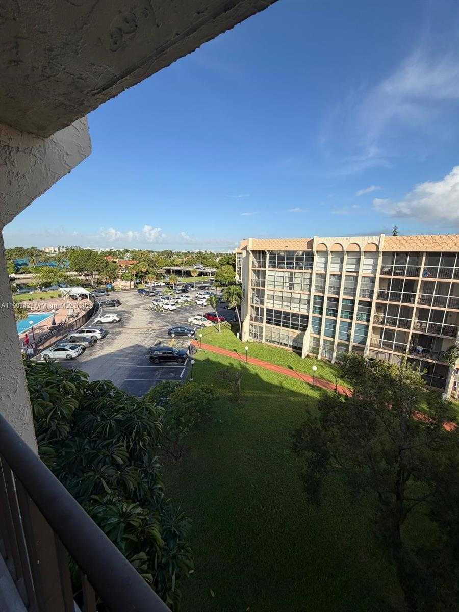 Small Image of 801 THREE ISLANDS BLVD #501, Hallandale Beach Number 18
