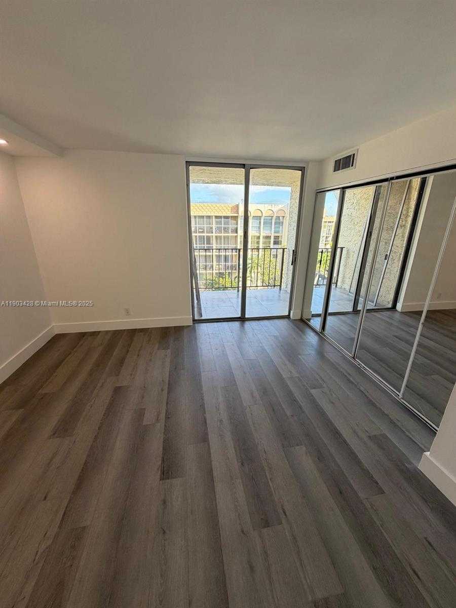 Small Image of 801 THREE ISLANDS BLVD #501, Hallandale Beach Number 19