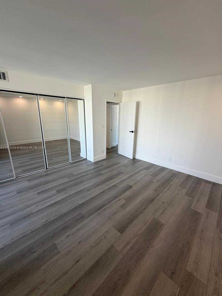 Small Image of 801 THREE ISLANDS BLVD #501, Hallandale Beach Number 24