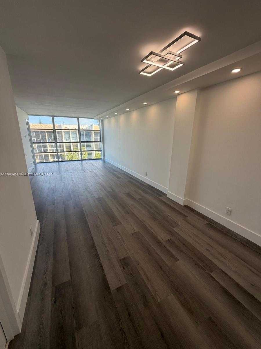 Small Image of 801 THREE ISLANDS BLVD #501, Hallandale Beach Number 3