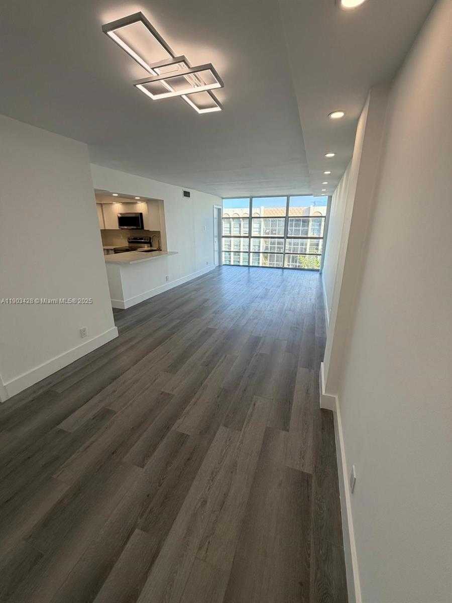 Small Image of 801 THREE ISLANDS BLVD #501, Hallandale Beach Number 4