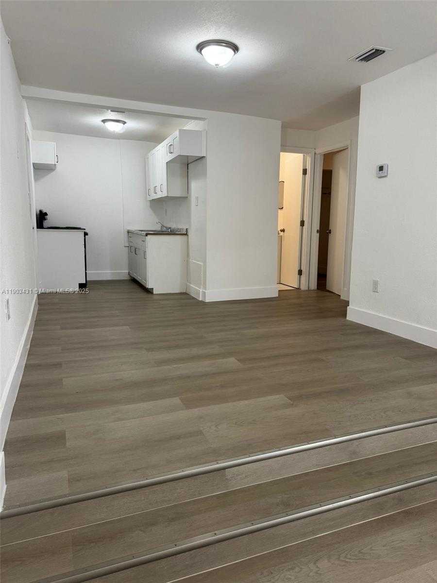 Small Image of 5815 NORTH WEST 18TH AVE #Front, Miami Number 16