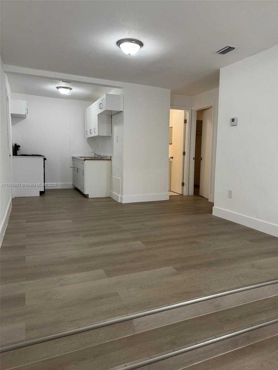 Small Image of 5815 NORTH WEST 18TH AVE #Front, Miami Number 19