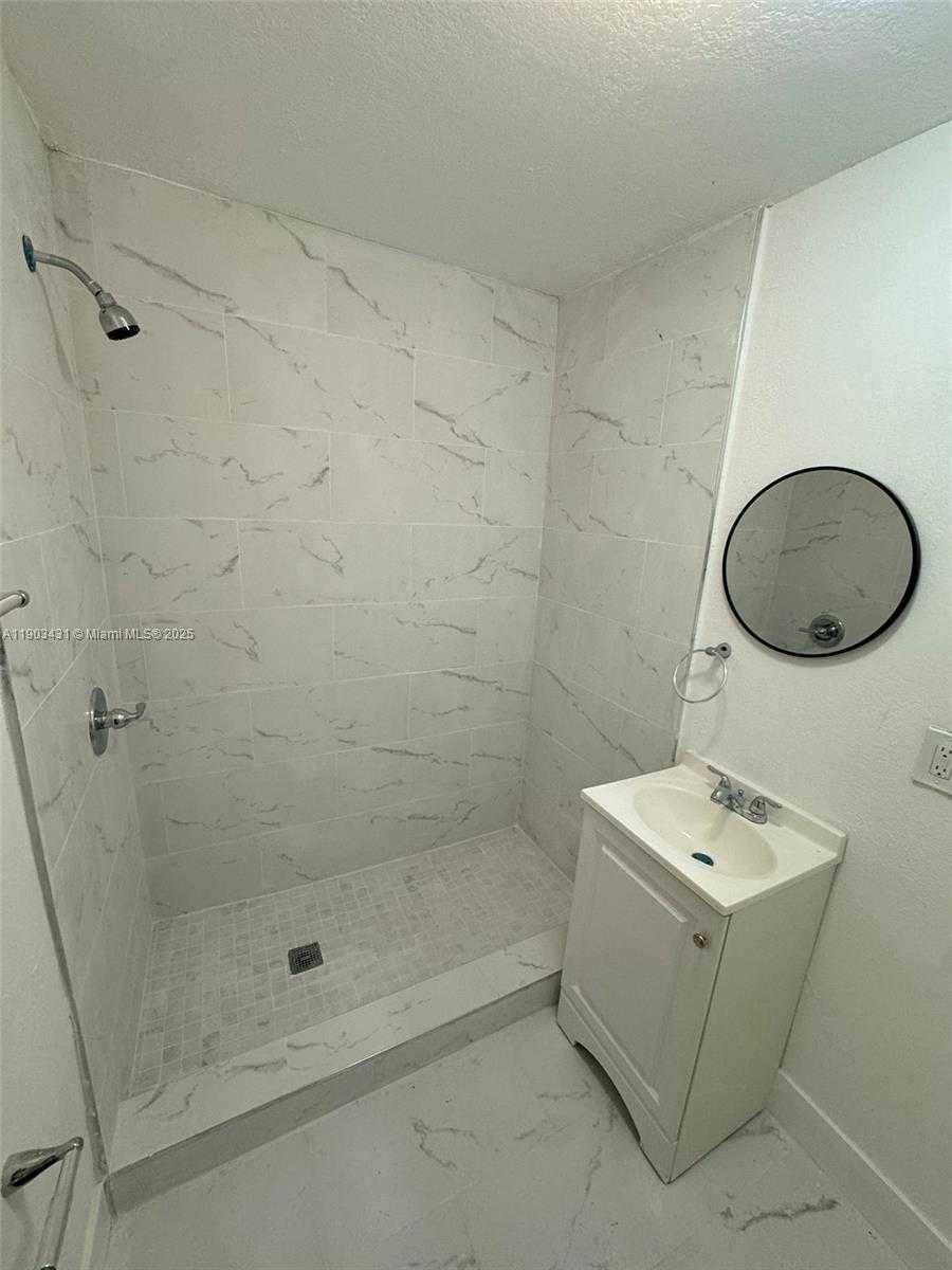 Small Image of 5815 NORTH WEST 18TH AVE #Front, Miami Number 4