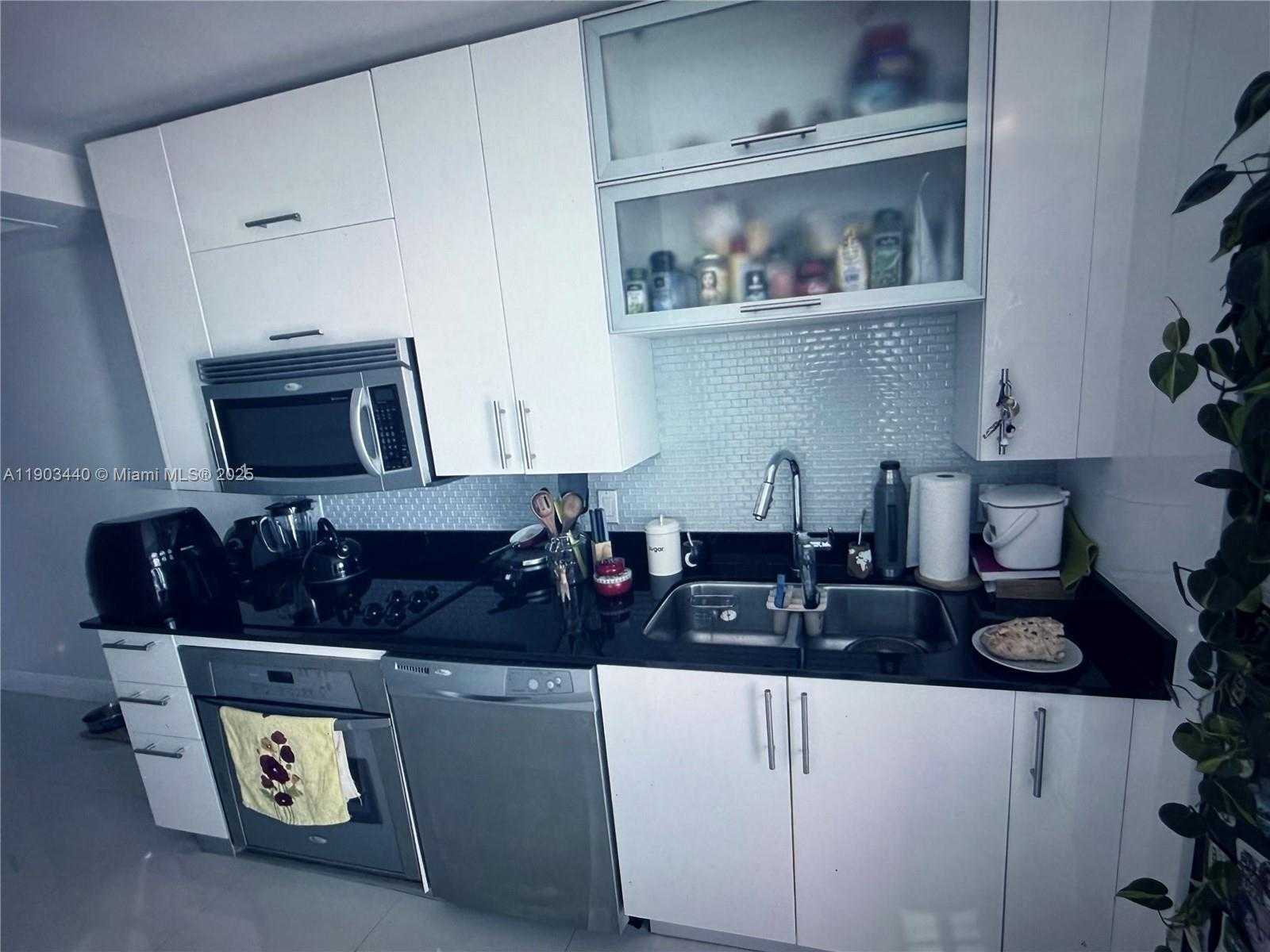 Small Image of 60 SOUTH WEST 13TH ST #1821, Miami Number 4