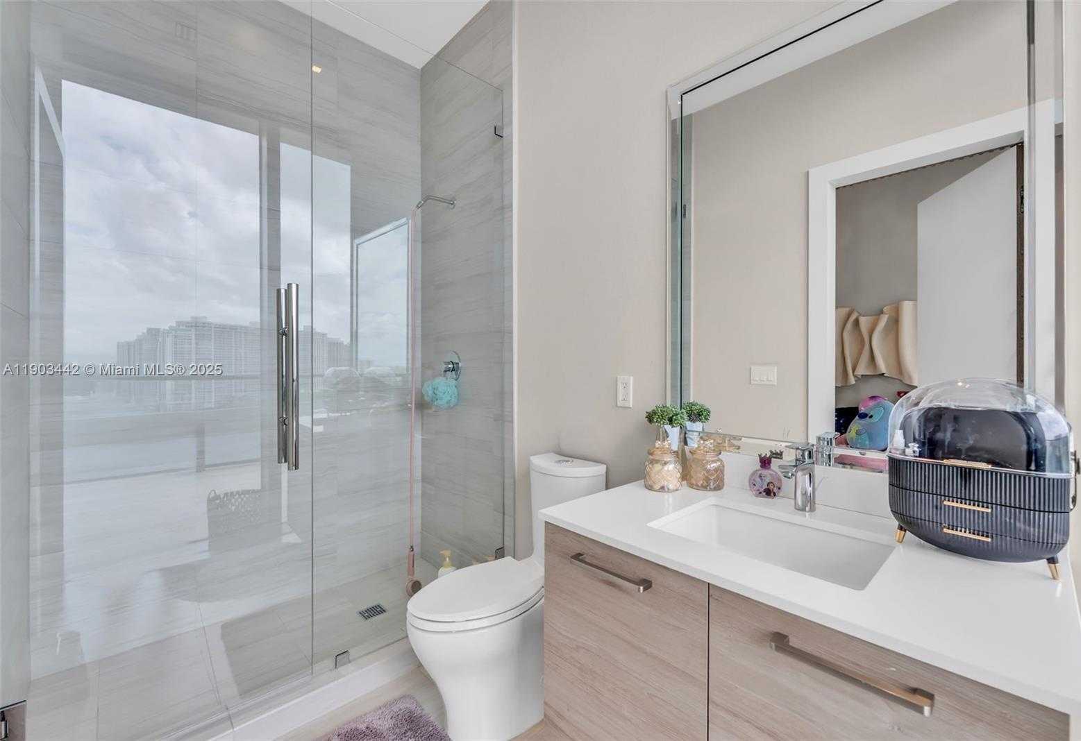 Imagen de Pequeño Objeto