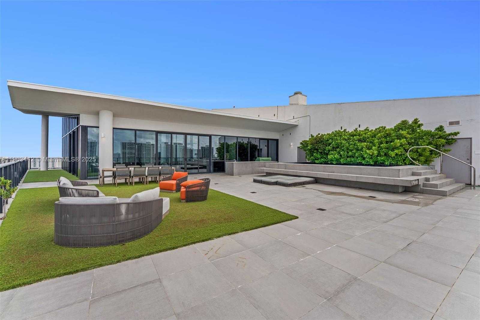 Imagen de Pequeño Objeto